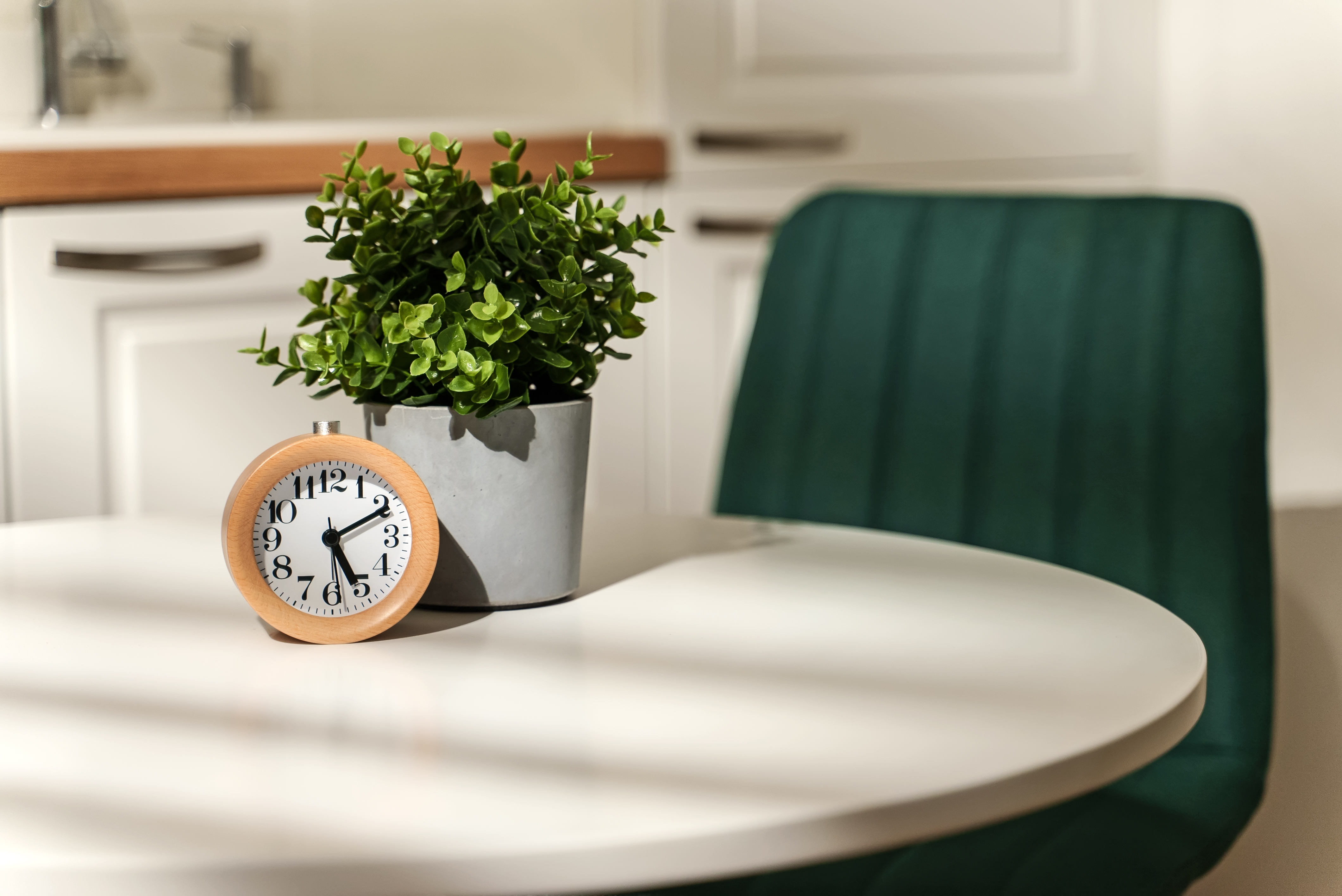 Efter Åbningstid Ur På Bord