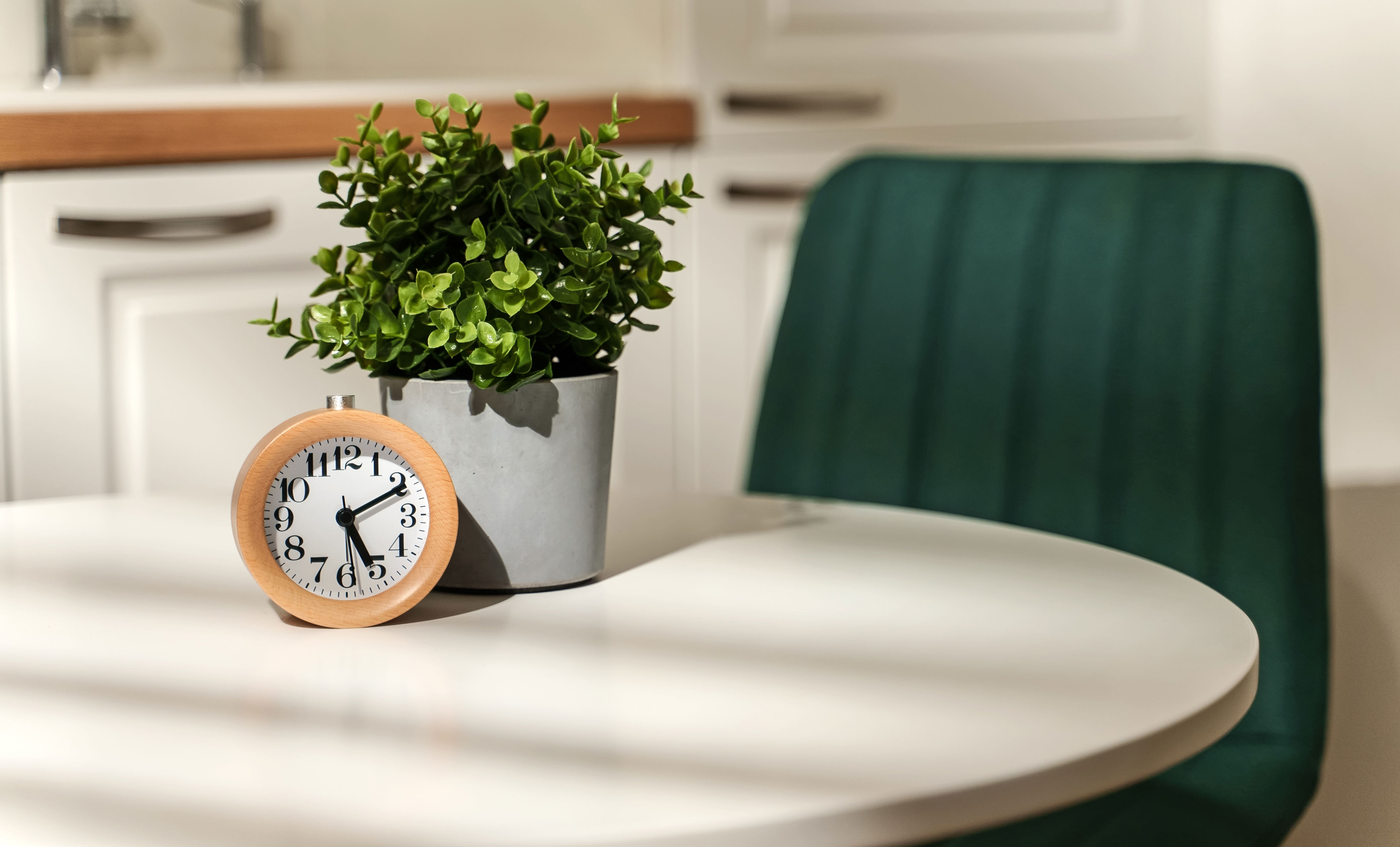 Efter Åbningstid Ur På Bord